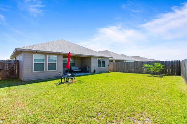 1258 Carnaby St, Corpus Christi, TX 78415