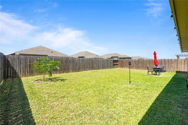 1258 Carnaby St, Corpus Christi, TX 78415