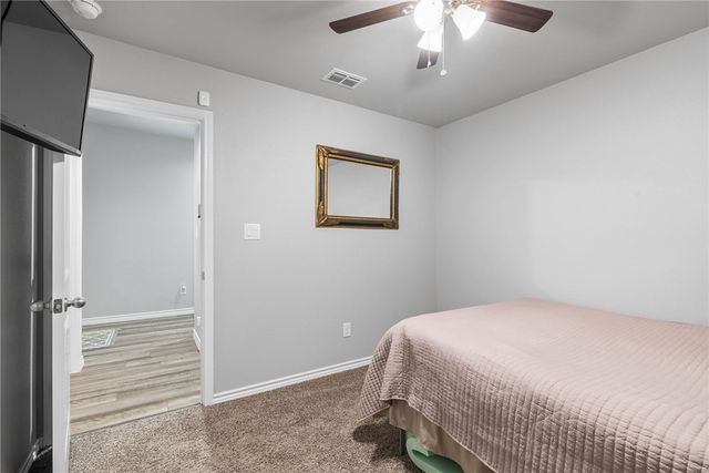 1258 Carnaby St, Corpus Christi, TX 78415