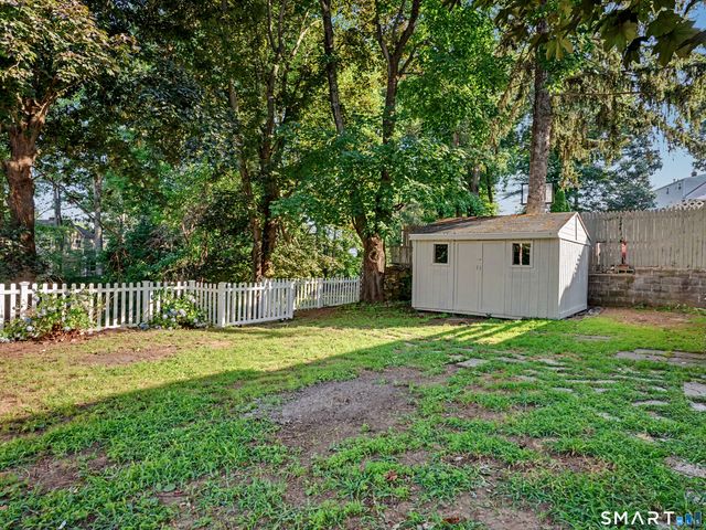 555 Lakeside Drive, Bridgeport, CT 06606