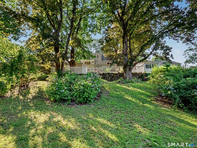 555 Lakeside Drive, Bridgeport, CT 06606