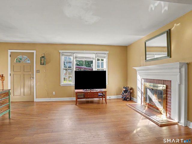 555 Lakeside Drive, Bridgeport, CT 06606