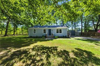 8309 Daniels LN, Gloucester, VA 23061