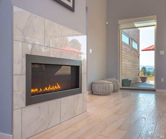 519 Horse Barn Rd, Healdsburg, CA 95448