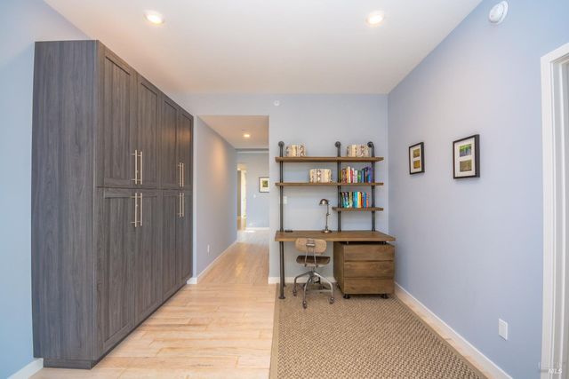 519 Horse Barn Rd, Healdsburg, CA 95448