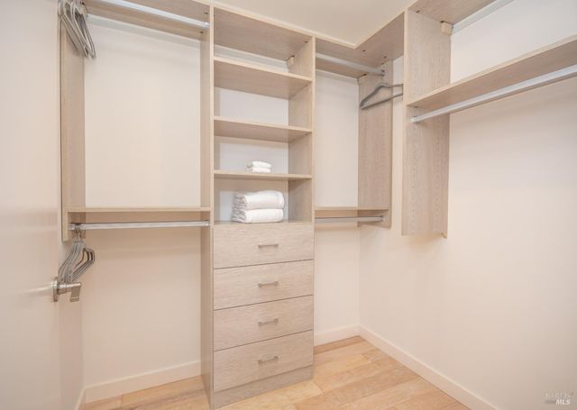 519 Horse Barn Rd, Healdsburg, CA 95448