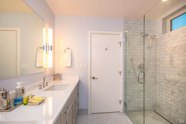 519 Horse Barn Rd, Healdsburg, CA 95448