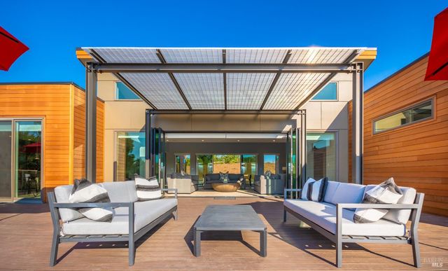 519 Horse Barn Rd, Healdsburg, CA 95448