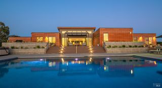 519 Horse Barn Rd, Healdsburg, CA 95448