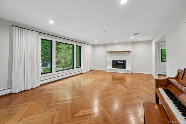 3 Zeck Court, Suffern, NY 10901