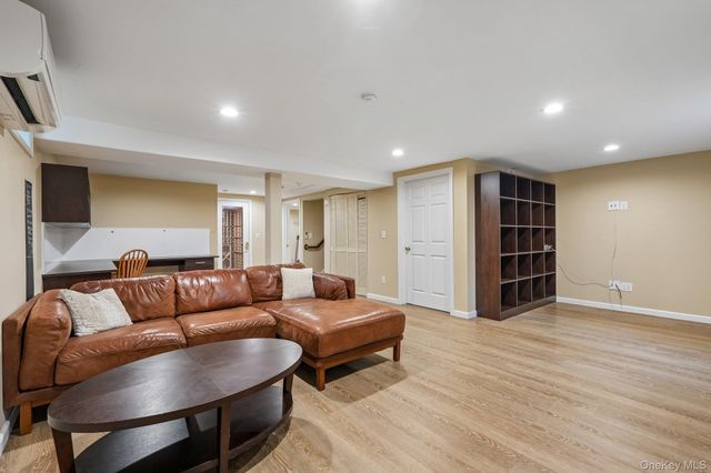 3 Zeck Court, Suffern, NY 10901