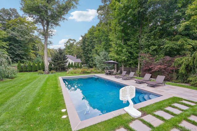 3 Zeck Court, Suffern, NY 10901