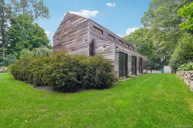 3 Zeck Court, Suffern, NY 10901