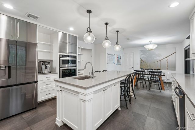 3 Zeck Court, Suffern, NY 10901