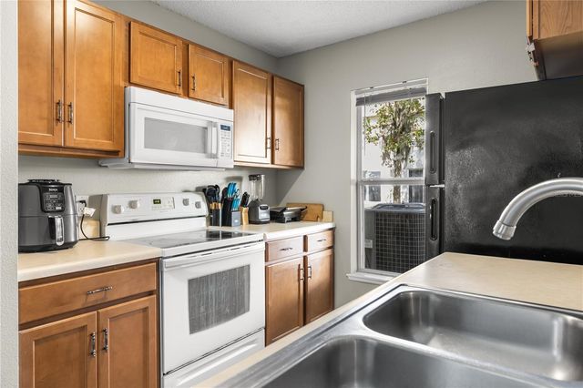 2747 MERRIEWEATHER LANE, Kissimmee, FL 34743