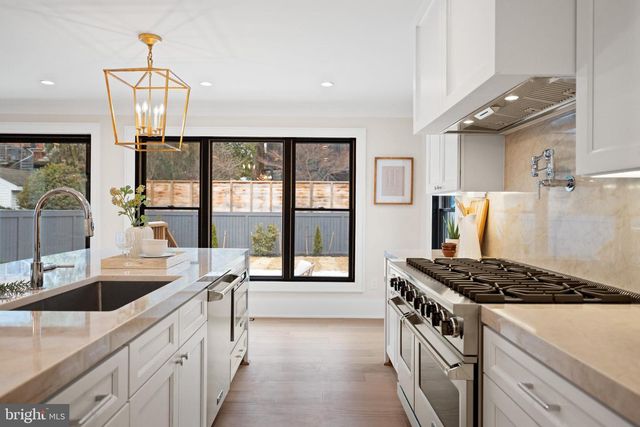 3639 ALTON PL NW, Washington, DC 20008