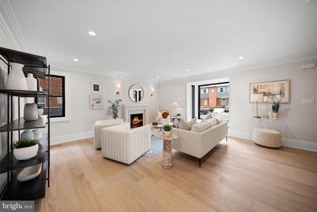 3639 ALTON PL NW, Washington, DC 20008