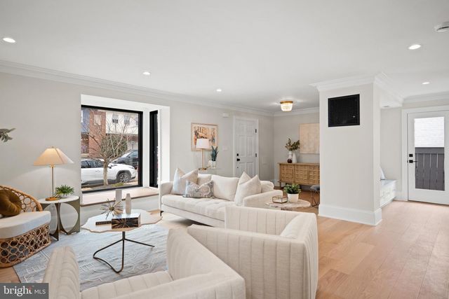 3639 ALTON PL NW, Washington, DC 20008