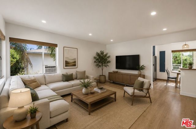 322 Huntley Drive, West Hollywood, CA 90048