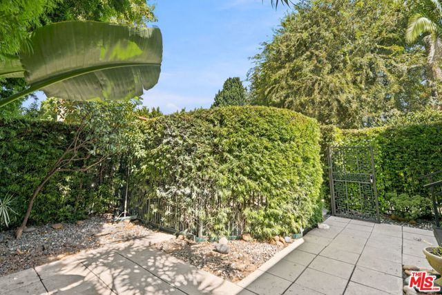 322 Huntley Drive, West Hollywood, CA 90048