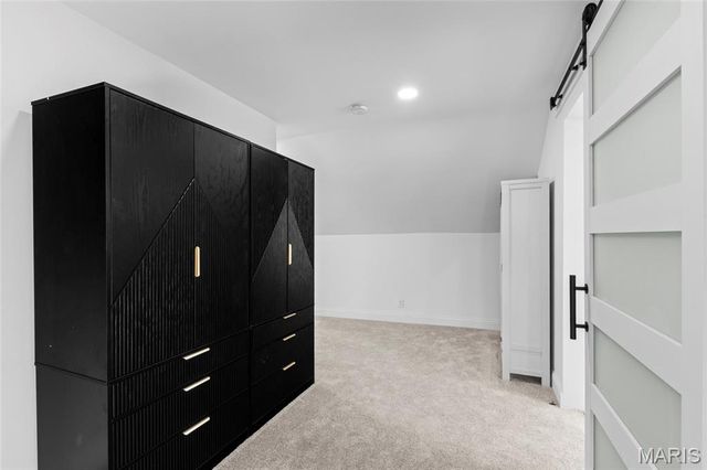 6409 Sutherland Avenue, St Louis, MO 63109