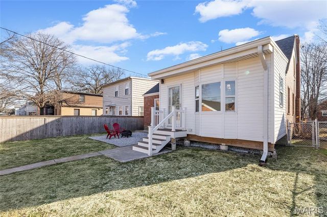 6409 Sutherland Avenue, St Louis, MO 63109