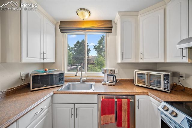 4202 Halstead Circle, Colorado Springs, CO 80916