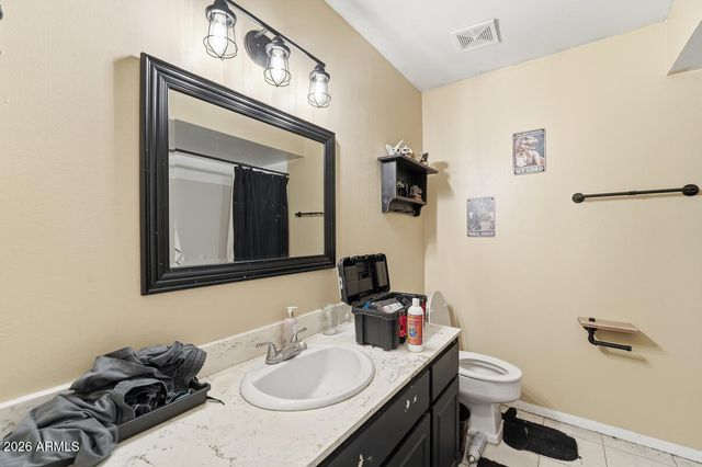 7825 N 49TH Avenue, Glendale, AZ 85301