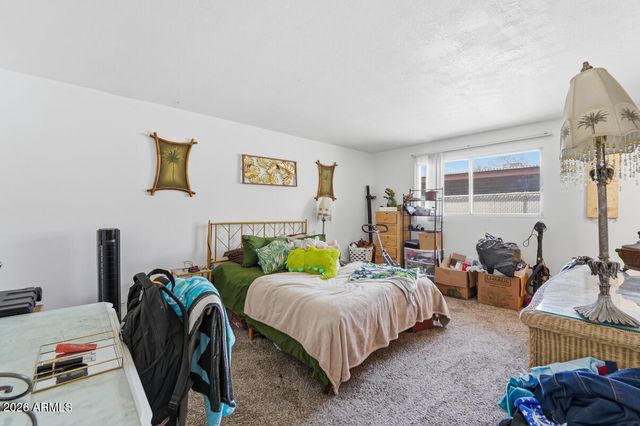 7825 N 49TH Avenue, Glendale, AZ 85301