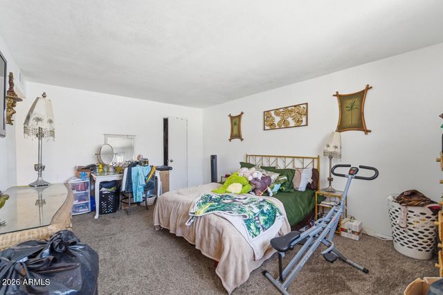 7825 N 49TH Avenue, Glendale, AZ 85301