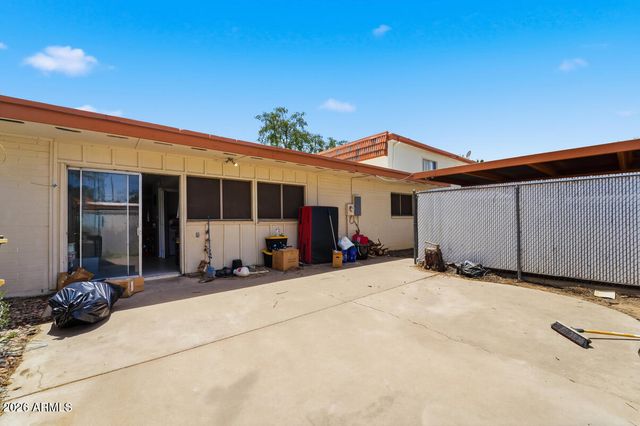 7825 N 49TH Avenue, Glendale, AZ 85301