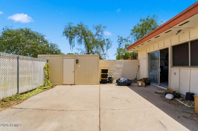 7825 N 49TH Avenue, Glendale, AZ 85301