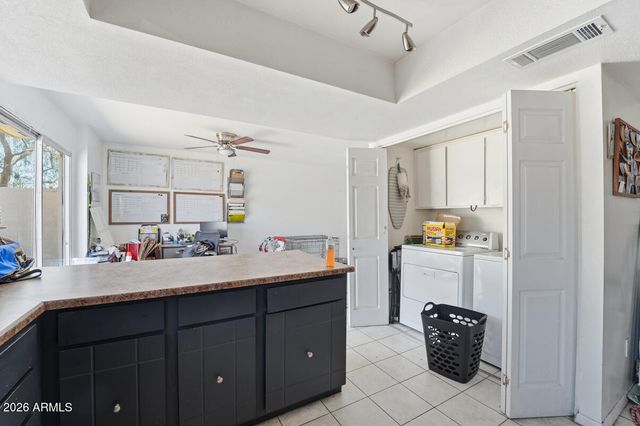 7825 N 49TH Avenue, Glendale, AZ 85301