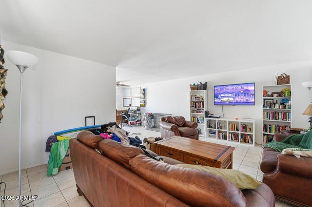 7825 N 49TH Avenue, Glendale, AZ 85301