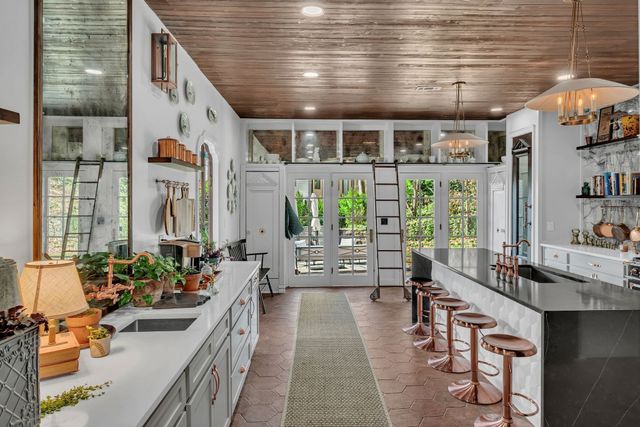 1206 McGrace Ln, Nashville, TN 37220