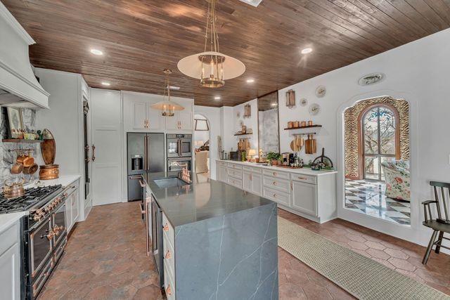 1206 McGrace Ln, Nashville, TN 37220