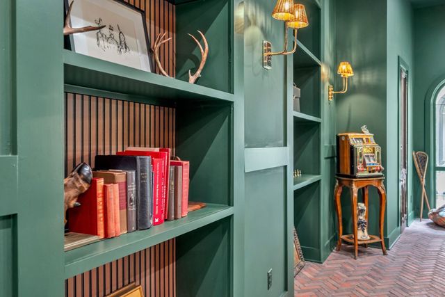 1206 McGrace Ln, Nashville, TN 37220