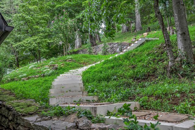 1206 McGrace Ln, Nashville, TN 37220