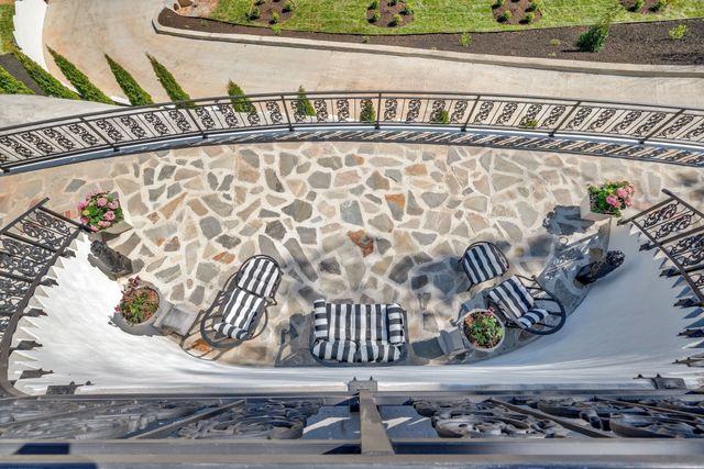 1206 McGrace Ln, Nashville, TN 37220