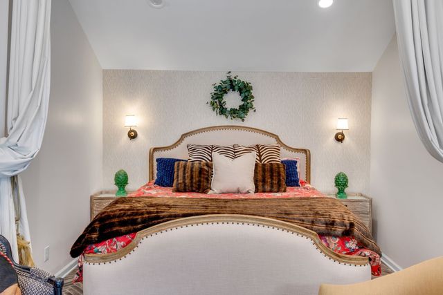 1206 McGrace Ln, Nashville, TN 37220