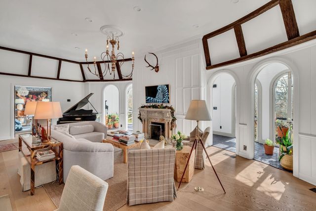 1206 McGrace Ln, Nashville, TN 37220