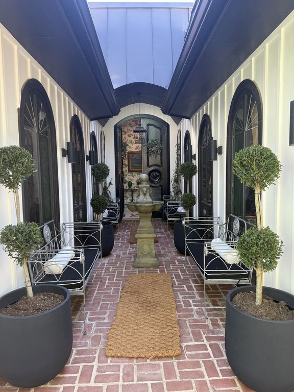 1206 McGrace Ln, Nashville, TN 37220