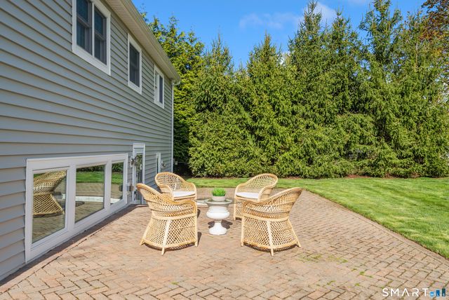 17 Loren Lane, Westport, CT 06880