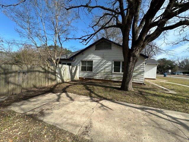 106 Parsons Parkway, Athens, TX 75751