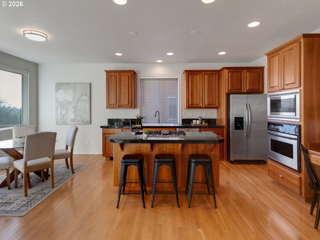 14924 Nw VANCE Dr, Portland, OR 97229