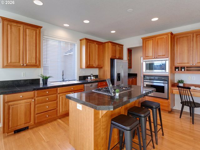 14924 Nw VANCE Dr, Portland, OR 97229