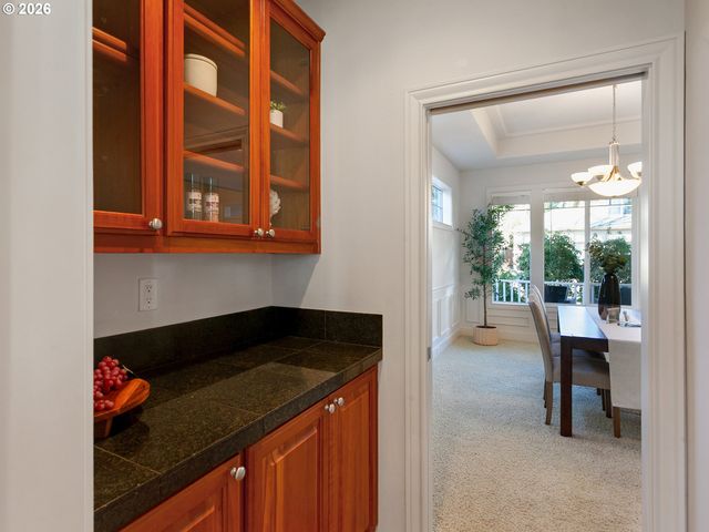 14924 Nw VANCE Dr, Portland, OR 97229