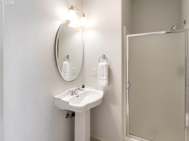 14924 Nw VANCE Dr, Portland, OR 97229