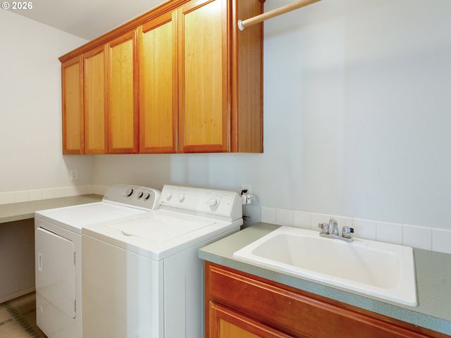 14924 Nw VANCE Dr, Portland, OR 97229