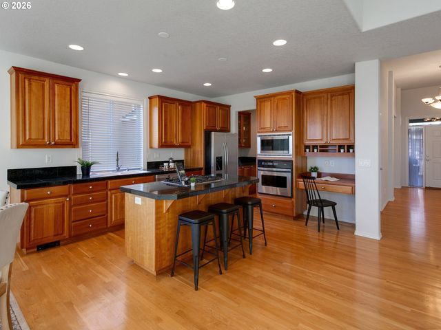 14924 Nw VANCE Dr, Portland, OR 97229